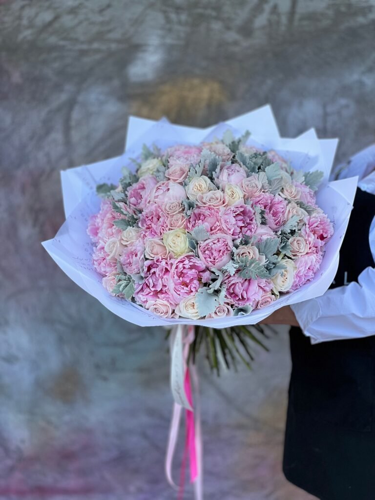 NO. 290 – PEONIES & ROSES