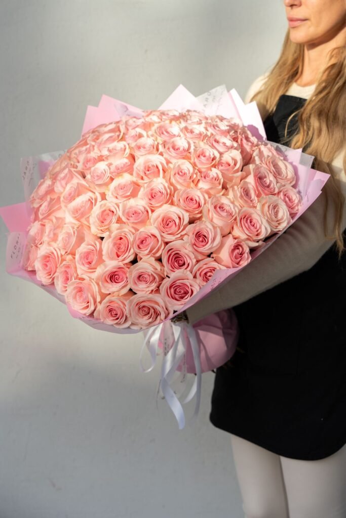 NO. 358 – 75 Pink Roses Bouquet