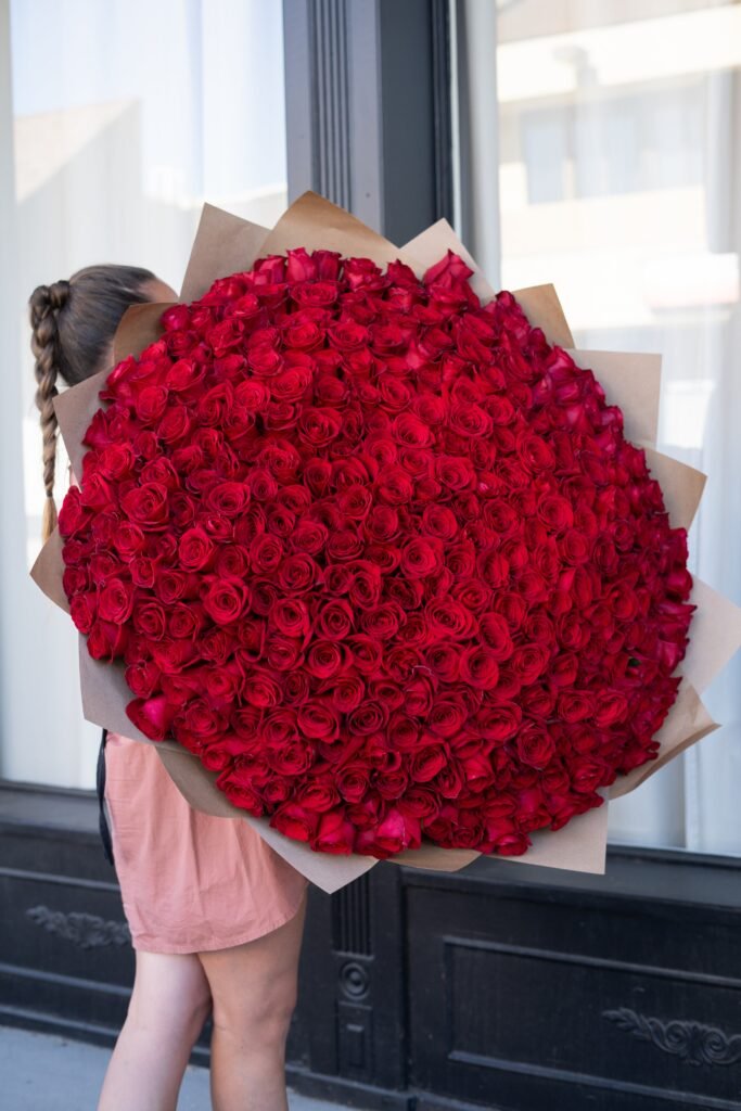 NO. 377 – 300 Red Roses Bouquet