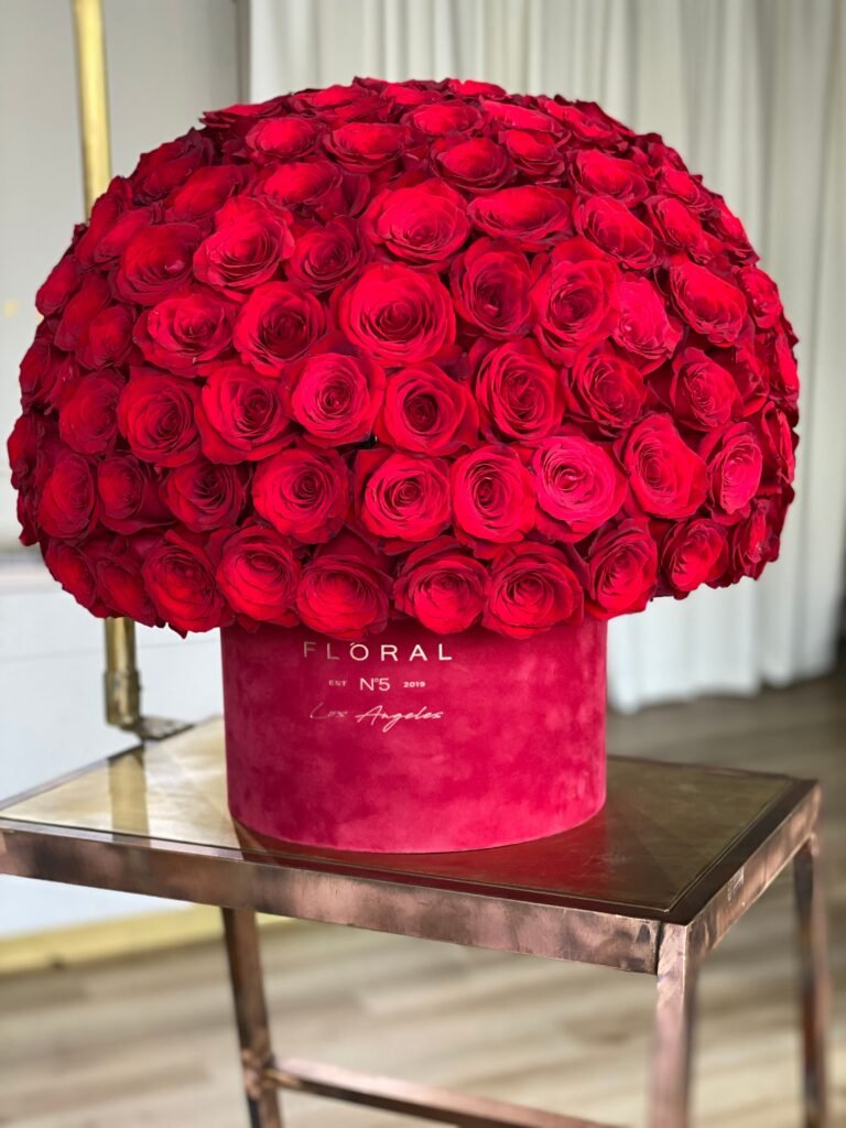 NO. 559 – LUXURY RED ROSES