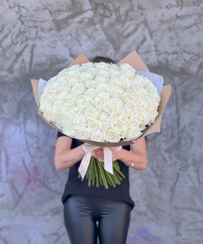 NO.115 – Classic white roses Bouquet