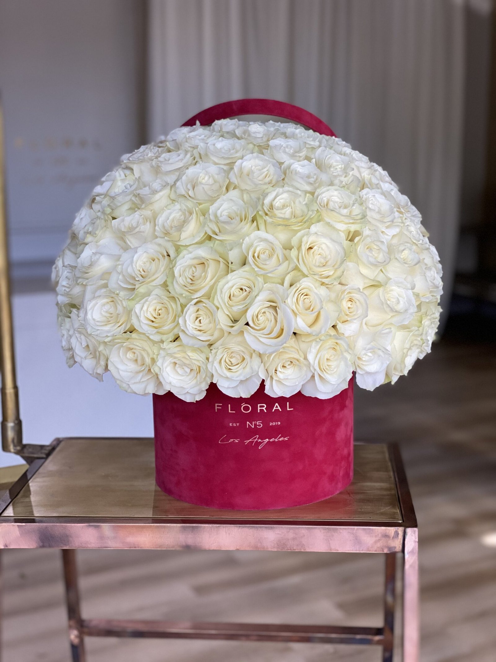 NO.152 -LUXURY WHITE ROSES IN RED BOX