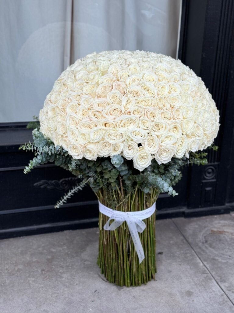 NO.900- WHITE ROSE BOUQUET
